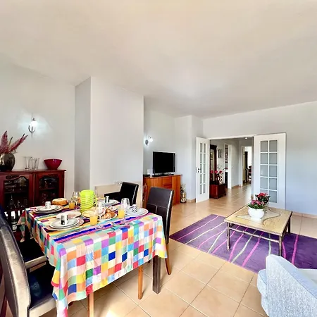 Apartment Sun & By Homing *